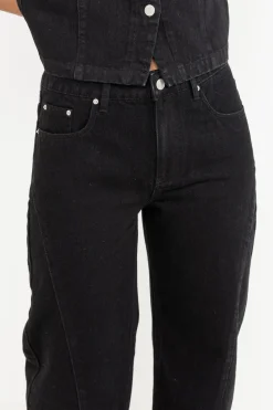 Low-Rise Barrel Denim Pant Vintage Black